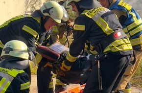 Feuerwehr Herdecke: FW-EN: Jahresübung der Feuerwehr Herdecke - 14 Verletzte durch Gebäudeeinsturz nach Explosion