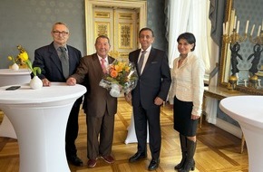 Zentralrat Deutscher Sinti und Roma: Pressemitteilung: Trauer um Albert Wolf - Zentralrat Deutscher Sinti und Roma und Landesverband Bayern trauern um Bürgerrechtsaktivisten