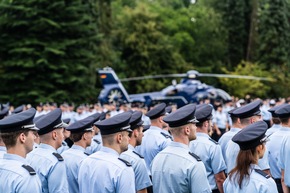 BPOL-AKAD: Lübeck - 28. August 2025 Abschluss und Aufbruch: 79. Studienjahrgang der Bundespolizei startet in den Einsatzalltag