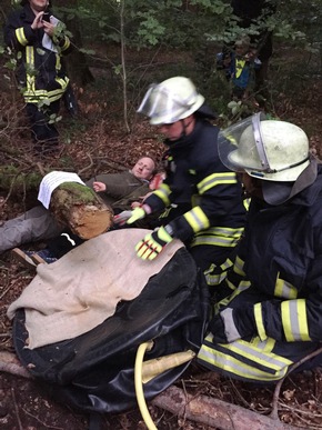 FW-AR: Basislöschzug 1 übt Ernstfall im Wildwald Voßwinkel