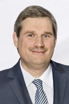Heraeus bietet honorarfreies Fotomaterial zur Bilanzpressekonferenz am 7. Mai 2013 (BILD)