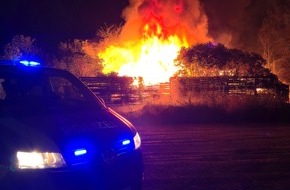 Polizeiinspektion Heidekreis: POL-HK: Dorfmark: Brand einer Gartenlaube (Foto anbei)