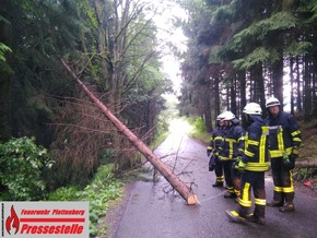 FW-PL: Folgemeldung: Stadtalarm in Plettenberg. Folgen eines Unwetters halten Feuerwehr in Atem.