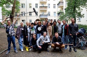 ZDF: "Himmel & Erde – ÐÐµÐ±Ð¾ ÑÐ° ÐÐµÐ¼Ð»Ñ": ukrainische Filmschaffende drehen Instant-Serie für ZDFneo