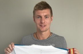 United Charity gemeinnützige Stiftungs GmbH: Toni Kroos' Goldmedaille und Supercup-Trikot für über 6.000 Euro versteigert / Mit dem Erlös hilft der Real Madrid-Star schwerstkranken Kindern