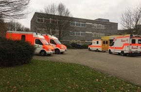 Feuerwehr Mülheim an der Ruhr: FW-MH: Reizgas im Klassenraum versprüht / 18 Verletzte