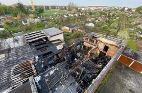 Feuerwehr Dresden: FW Dresden: Update 08:30 Uhr zum Großbrand in einem Wäschereibetrieb