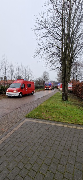 Freiwillige Feuerwehr Gemeinde Schiffdorf: FFW Schiffdorf: Gasgeruch sorgt für Großaufgebot an Einsatzkräften