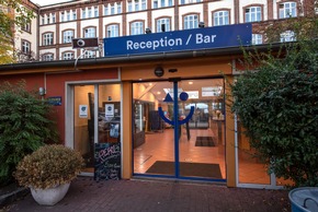 Ein Hoch auf a&amp;o-Tiefpreise: 12 Euro fürs Bett, Wochenende für die Familie, Club für Prozente – Sparvorteile im Überblick