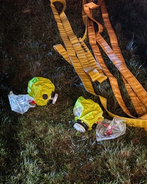 FW-DT: Zimmerbrand - 18 Personen rettungsdienstlich betreut
