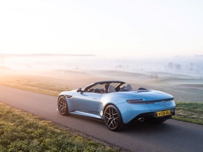 ASTON MARTIN DB12 VOLANTE GEWINNT PRESTIGETRÄCHTIGEN  „BEST CARS 2025“ AWARD