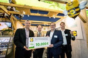 Lidl: Lidl spendet 20.000 Euro an die Heinz Sielmann Stiftung und den Landesverband Bayerischer Imker / Scheckübergabe auf der Internationalen Grünen Woche 2018 in Berlin