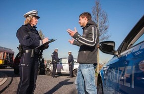 Polizei Rhein-Erft-Kreis: POL-REK: Fahrradfahrerin schwer verletzt - Bedburg