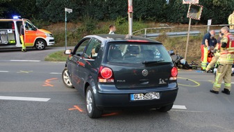 Polizei Rheinisch-Bergischer Kreis: POL-RBK: Wermelskirchen - Junge Autofahrerin übersieht Motorradfahrer