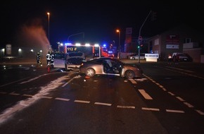 Polizei Mönchengladbach: POL-MG: Schwerer Verkehrsunfall in Wickrath mit drei verletzten Personen