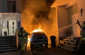 Freiwillige Feuerwehr Lage: FW Lage: Feur 2 / PKW Brand - Brennt E-Auto - 18.09.2022 - 00:30 Uhr