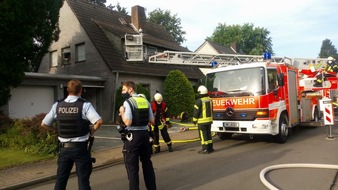 Feuerwehr Kaarst: FW-NE: Zimmerbrand in einem Einfamilienhaus