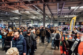 Automobilmesse Erfurt sprengt alle Erwartung: Tausende Besucher strömen in die Hallen!