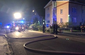 Kreisfeuerwehrverband Ostholstein: FW-OH: Küchenbrand in Pflegeeinrichtung
Feuer in außenstehendem Gebäude. Ein verletzter Feuerwehrmann.