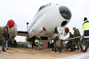 Deutsche Marine - Bilder der Woche: Nach 40 Jahren im Dienst der Marineflieger - Breguet Atlantic als &quot;Torwächter&quot; in Nordholz