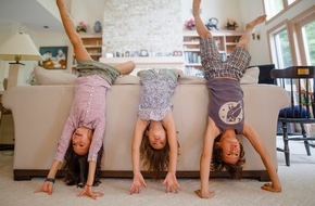 DVAG Deutsche Vermögensberatung AG: Wenn das Wohnzimmer zum Spielplatz wird - Kinderunfälle vorbeugen