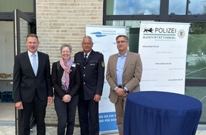 Polizeipräsidium Ulm: POL-UL: (UL) Blaustein - Neuer Polizeiposten Blaustein offiziell eingeweiht Neubeginn in Blaustein, der Polizeiposten ist umgezogen und wurde am Montag 15.09.2025 offiziell eingeweiht.