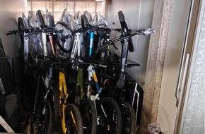 Polizei Bielefeld: POL-BI: 51 gestohlene Pedelecs an Geschäfte ausgehändigt: Bielefelder Ermittler decken bundesweite Bandenstruktur auf