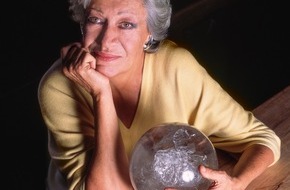 Elsa Peretti Holding AG: Tiffany’s star jewelry designer and philanthropist Elsa Peretti dies in Spain