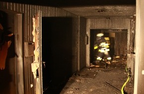 Feuerwehr Essen: FW-E: Evangelisches Gemeindezentrum durch Brand zerstört