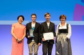 Panasonic Deutschland: Deutsche Schule gewinnt internationalen Kid Witness News Award / Preisverleihung findet im Rahmen des ersten KWN Global Summit in Tokio statt