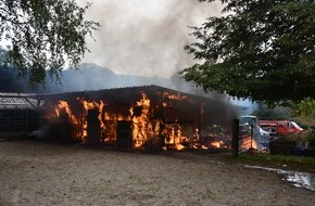 Kreisfeuerwehr Rotenburg (Wümme): FW-ROW: Landwirtschaftliches Gebäude in Flammen