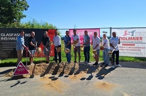 Deutsche Telekom AG: Telekom startet Glasfaserausbau im Ortsteil Fischerdorf und im Gewerbegebiet in Parkstetten