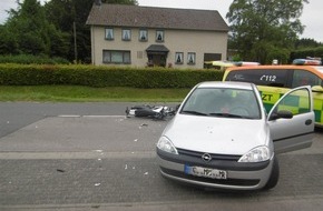 Polizei Aachen: POL-AC: Nach Zusammenstoß mit Auto Kradfahrer schwer verletzt