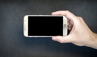 Bundespolizeiinspektion Kassel: BPOL-KS: Ehrlicher Finder gibt Samsung Smartphone bei der Bundepolizei ab - Eigentümer gesucht