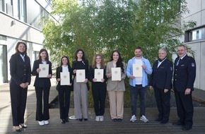 Hauptzollamt Schweinfurt: HZA-SW: Zuwachs beim Zoll - Sechs neue duale Studierende starten beim Hauptzollamt Schweinfurt