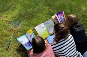 Stiftung Lesen: Themenmeldung: Mit Zeitschriften im Urlaub Langeweile überbrücken und nebenbei Lesefreude wecken
