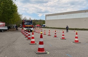 Feuerwehren im Landkreis Esslingen: FW LK Esslingen: Geschicklichkeitsfahren der Feuerwehren im Landkreis Esslingen erfolgreich in Aichtal durchgef&uuml;hrt.