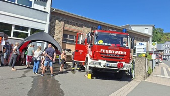 Feuerwehr Altena: FW Altena: Dienst und Engagement f&uuml;r die Gemeinschaft gleicherma&szlig;en