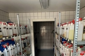 Zollfahndungsamt Hannover: ZOLL-H: Sicherstellung von rd. 4.600 Litern Substituten von Tabakwaren
