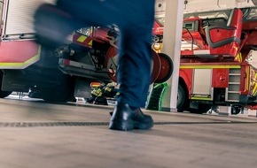 Feuerwehr Recklinghausen: FW-RE: Küchenbrand mit zwei verletzten Personen - angebranntes Essen auf dem Herd