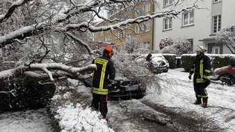 Feuerwehr Dortmund: FW-DO: Schneebedingte Einsätze für die Feuerwehr erst seit dem Mittag