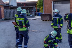 FW Flotwedel: 25 angehende Feuerwehrleute absolvieren Prüfung nach langer &quot;Corona-Pause&quot;