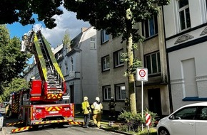 Feuerwehr Recklinghausen: FW-RE: Zimmerbrand mit einer verletzten Person und vier verendeten Vögeln