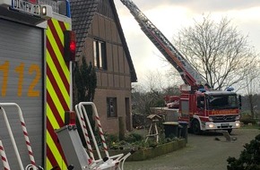 Feuerwehr Dinslaken: FW Dinslaken: Verstopfter Kamin führt zu Feuerwehreinsatz