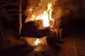 Feuerwehr Dortmund: FW-DO: 19.12.2018 - Feuer in Eichlinghofen
Brennt Holzernte-Maschine in Naturschutzgebiet
