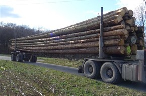 Polizeipräsidium Trier: POL-PPTR: Fahrer von Holztransport beleidigt Polizeibeamte und ist mit fast 15t zu viel unterwegs