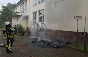 Feuerwehr Bochum: FW-BO: Außenstelle des Alice-Salomon-Berufskolleg entgeht knapp einem Gebäudebrand