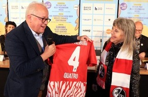 KonTent Champion: Rocklegende outet sich als Fußballfan / Im Herzen vereint: Suzi Quatro und der SC Freiburg