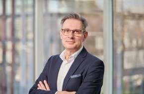 Zentralverband des Deutschen Dachdeckerhandwerks ZVDH: Dachdeckerverband: Energiewende darf nicht ausgebremst werden / Hemmnisse beim Photovoltaik-Ausbau gef&auml;hrden Energiewende / Ausbau von Mieterstrom als Erfolgsmodell