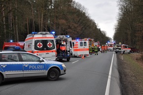 POL-WL: Vier Schwerverletzte nach Frontalzusammenstoß